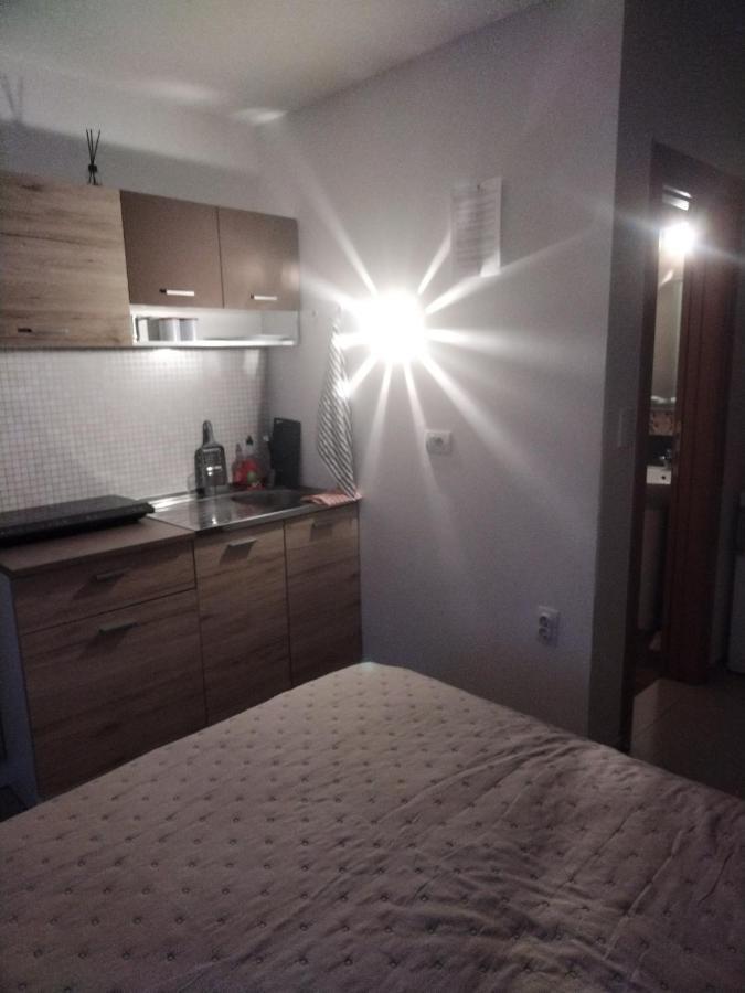 Ferienwohnung Studio Apartman Mir Kanjiža Exterior foto